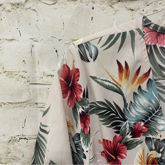 NWT Easel Cream Floral Print Faux Wrap Stretch Waist Top - Picture 2 of 6